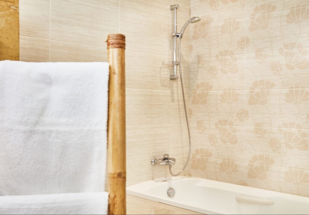 DREAMSCAPE-BATH 2 1